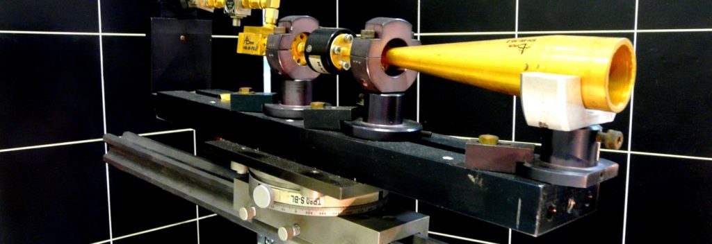 millimeter measurement bench dedicated to materials characterization